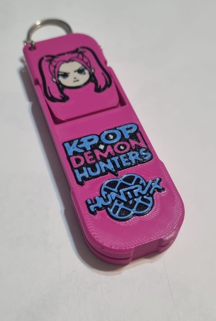 LLavero K-POP Demon Hunters soporte celular 4